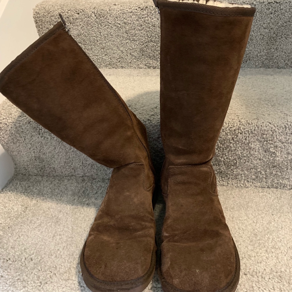 Ugg Brown Basic Boots.